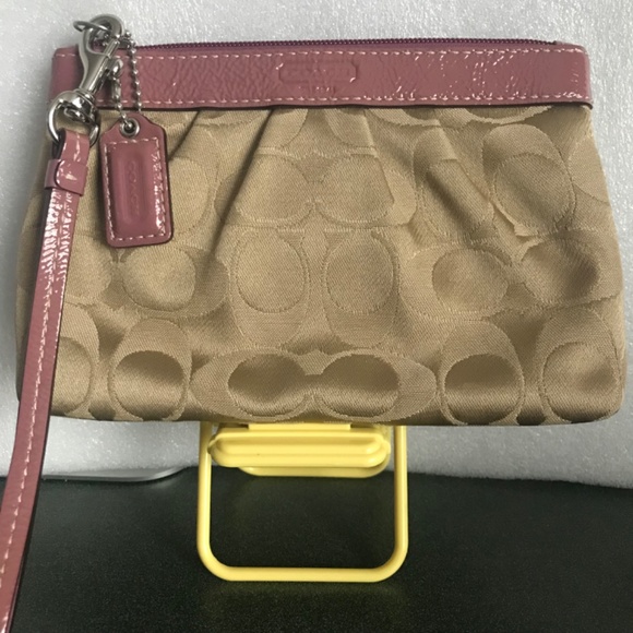 Coach Khaki/Pink Canvas Leather Signature C Corner Zip Pleated Wristlet - Picture 2 of 16